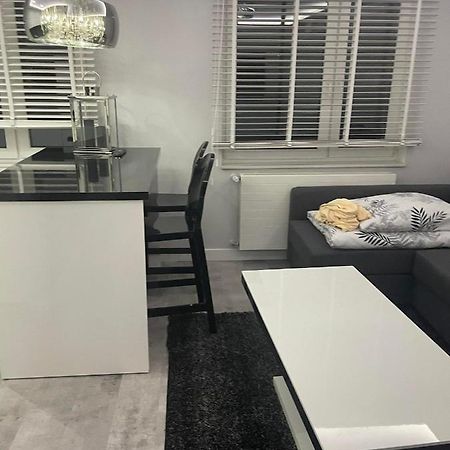 Apartament Poniatowa Lejlighed Eksteriør billede