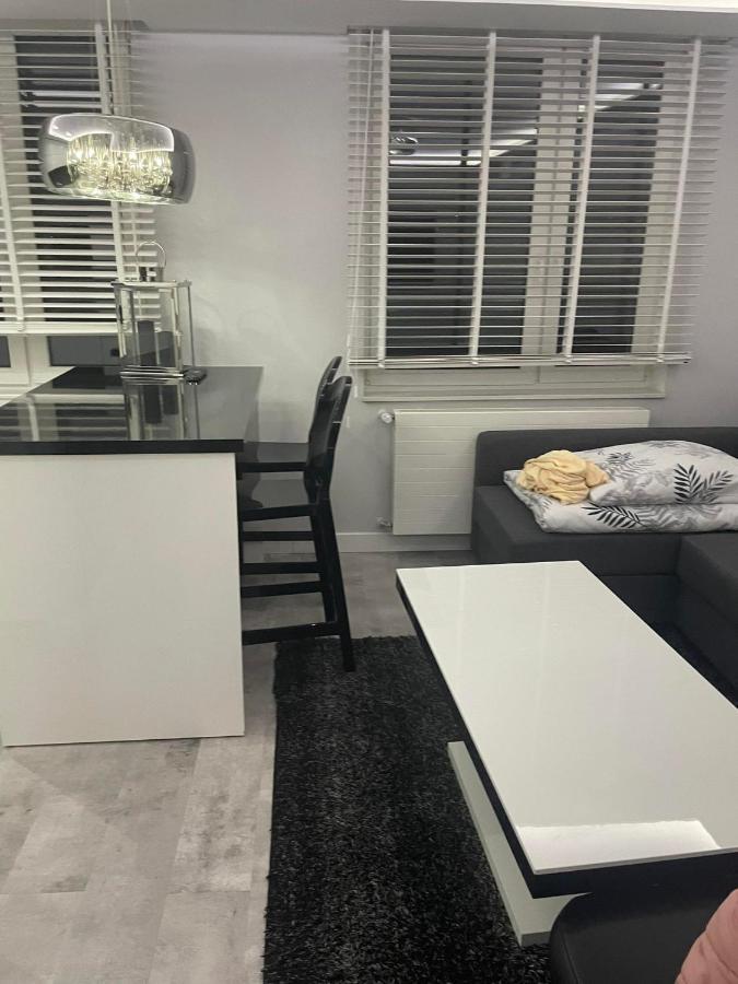 Apartament Poniatowa Lejlighed Eksteriør billede